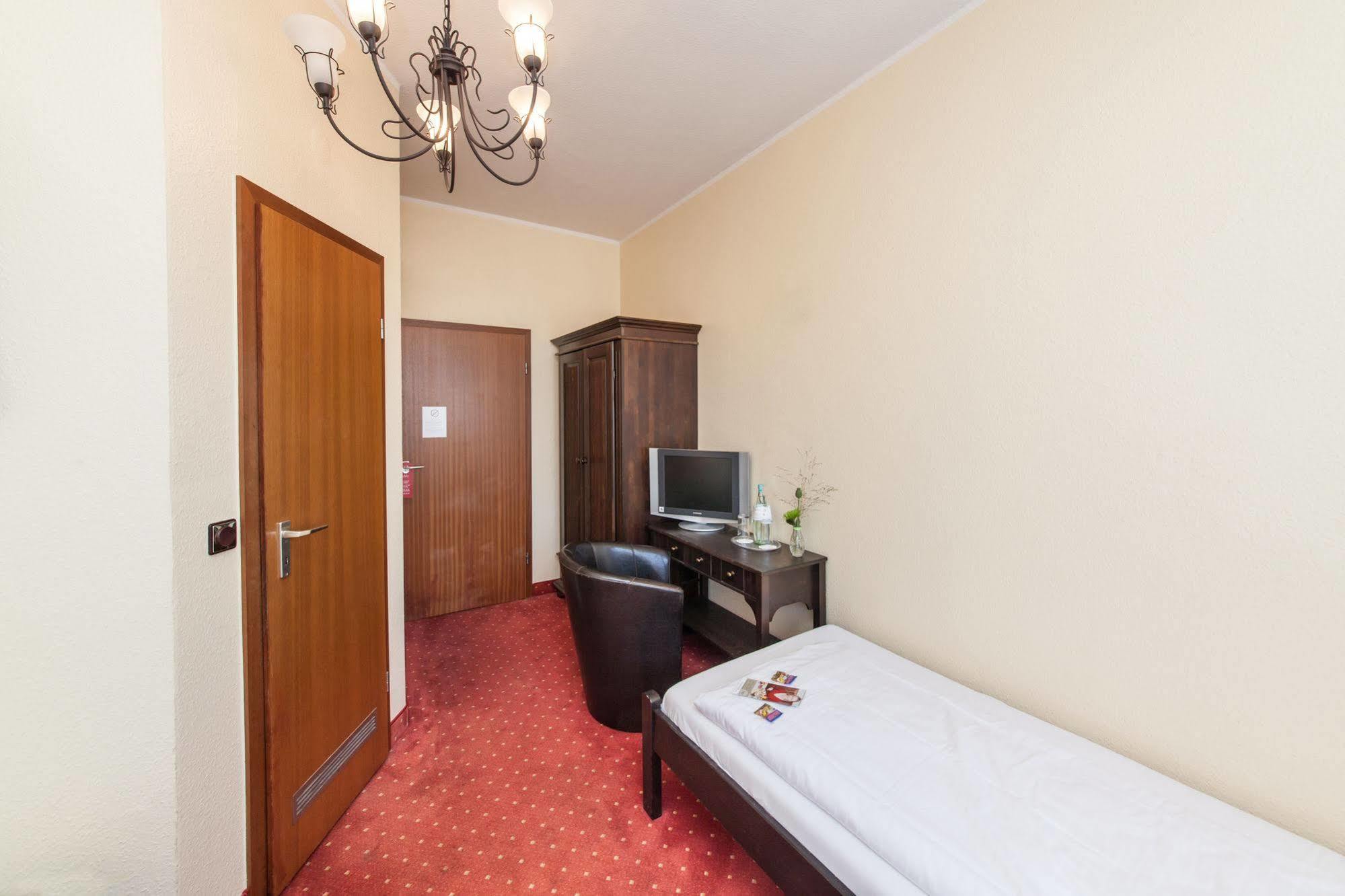 Hotel An Der Oper Duesseldorf Kültér fotó